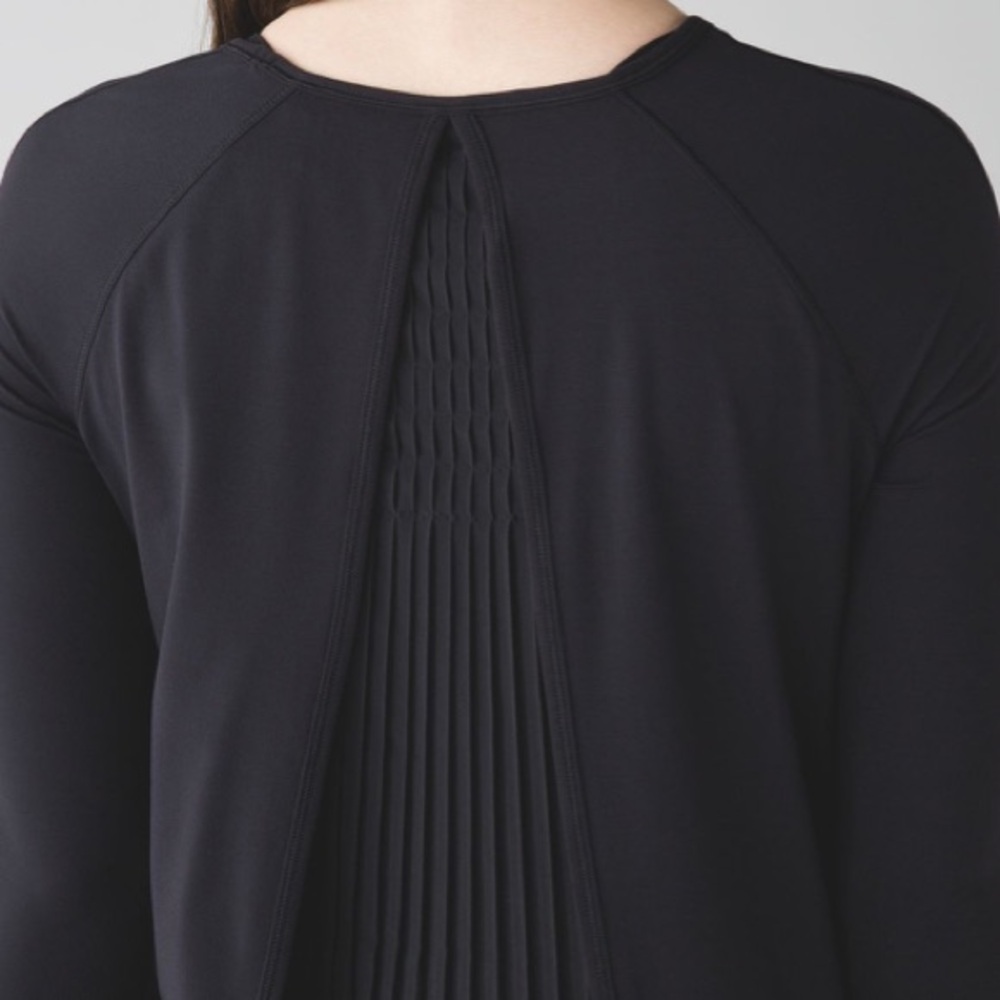 Lululemon Making Moves Long Sleeve
Black Size 4 - Picture 2 of 5